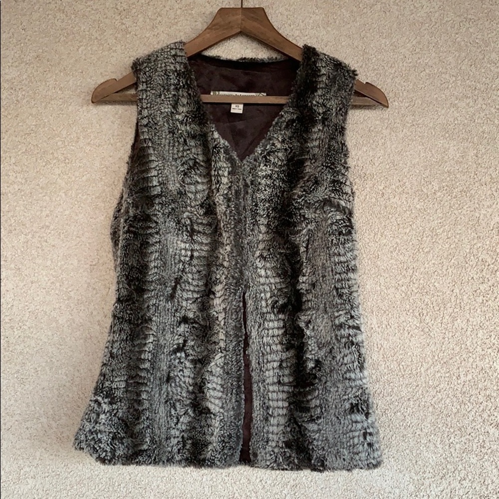 Chelsea & Violet XS Faux Fur Vest